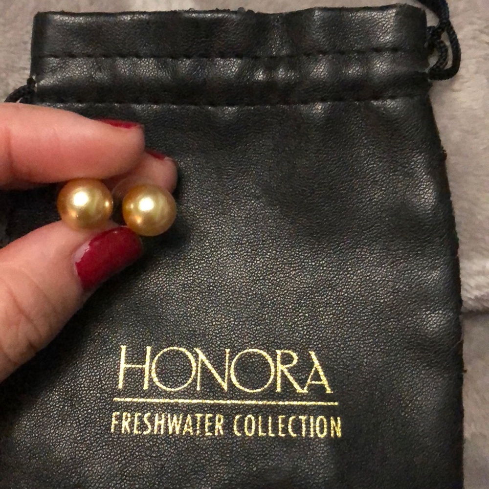 Honora freshwater pearls